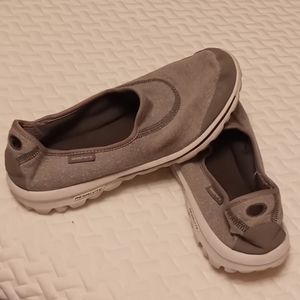 Skechers go walk